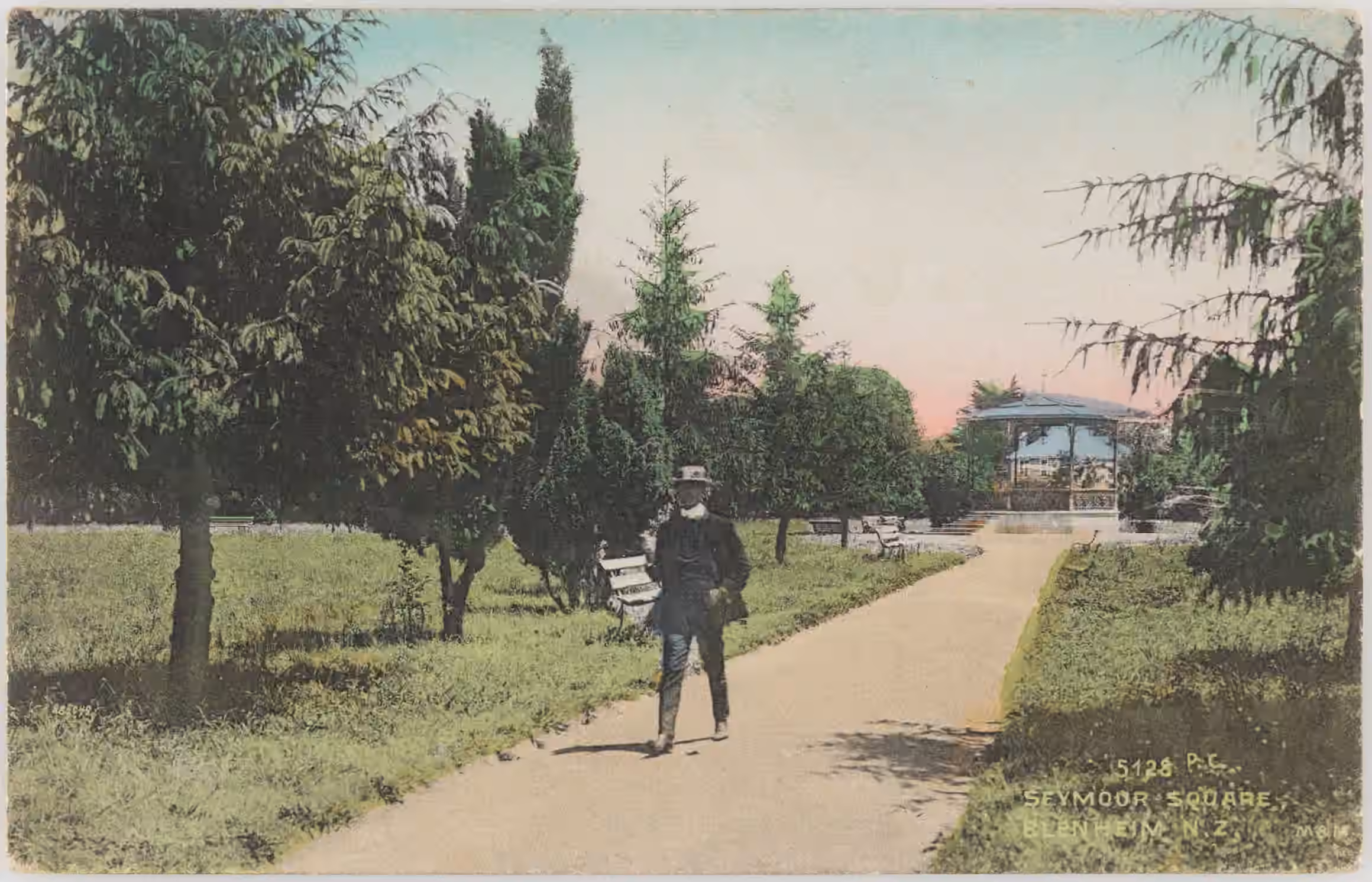 Colour postcard depicting Seymour Square in Blenheim.